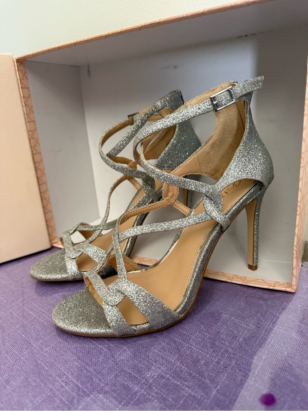 Jewel Badgley Mischka Aliza Silver Glitter Strappy Heels Size 7.5 Bridal
